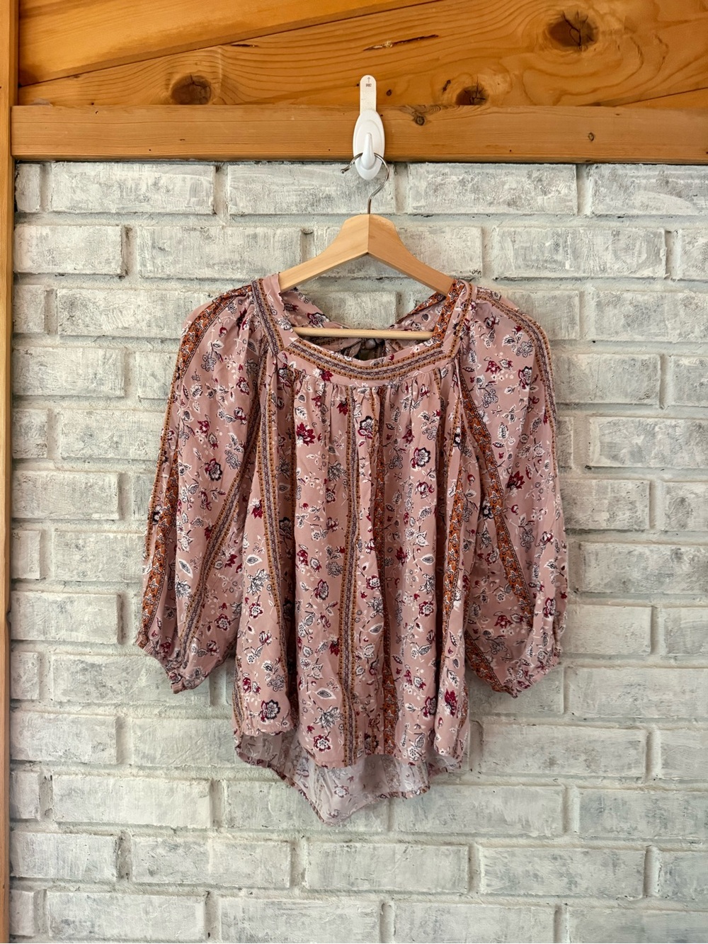 ANDREE BY UNIT Dusty Rose Floral Peasant Blouse